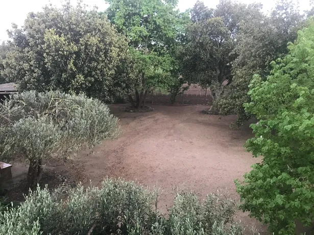 MAS ROURE - L´encant d´una masia però ubicada a pocs metres d´un centre urbà