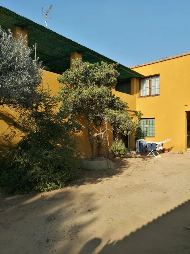MAS ROURE - L´encant d´una masia però ubicada a pocs metres d´un centre urbà