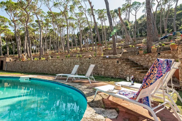 ES PORTIÓ - espectacular villa, situada en un rincón paradisíaco de la Costa Brava, con acceso directo al mar.