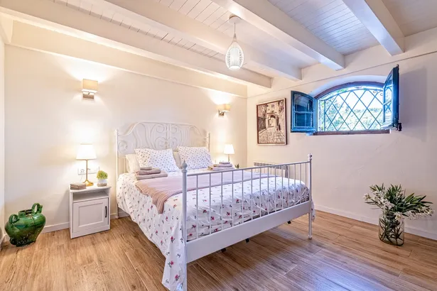 ES PORTIÓ - espectacular villa, situada en un rincón paradisíaco de la Costa Brava, con acceso directo al mar.