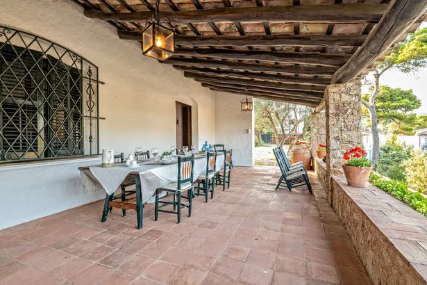ES PORTIÓ - espectacular villa, situada en un rincón paradisíaco de la Costa Brava, con acceso directo al mar.