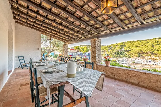 ES PORTIÓ - espectacular villa, situada en un rincón paradisíaco de la Costa Brava, con acceso directo al mar.