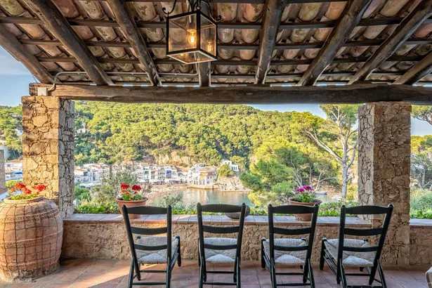ES PORTIÓ - espectacular villa, situada en un rincón paradisíaco de la Costa Brava, con acceso directo al mar.