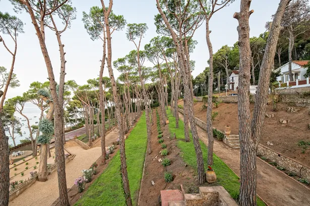 ES PORTIÓ - espectacular villa, situada en un rincón paradisíaco de la Costa Brava, con acceso directo al mar.