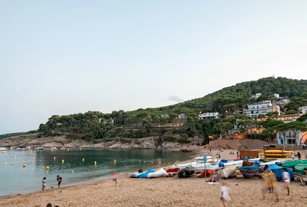 ES PORTIÓ - espectacular villa, situada en un rincón paradisíaco de la Costa Brava, con acceso directo al mar.