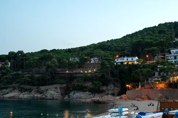 ES PORTIÓ - espectacular villa, situada en un rincón paradisíaco de la Costa Brava, con acceso directo al mar.