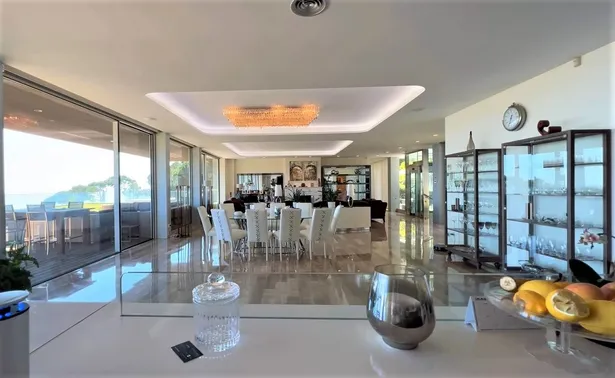SKYFALL - Espectacular villa contemporánea, ubicada en Punta Brava de Sant Feliu de Guíxols.