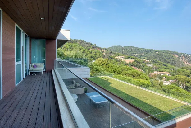 SKYFALL - Espectacular villa contemporánea, ubicada en Punta Brava de Sant Feliu de Guíxols.
