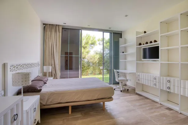 SKYFALL - Espectacular villa contemporánea, ubicada en Punta Brava de Sant Feliu de Guíxols.