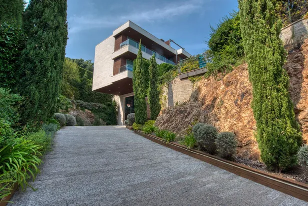 SKYFALL - Espectacular villa contemporánea, ubicada en Punta Brava de Sant Feliu de Guíxols.