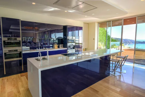 SKYFALL - Espectacular villa contemporánea, ubicada en Punta Brava de Sant Feliu de Guíxols.