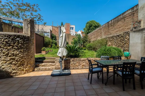 SANT SEBASTIÀ - Excel·lent casa de poble del 1900 completament reformada al centre de Palafrugell.