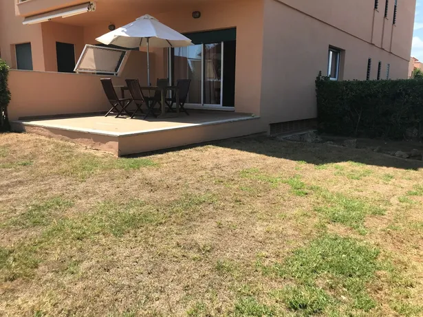 Port Pals · Primera linea de mar planta baixa amb jardí