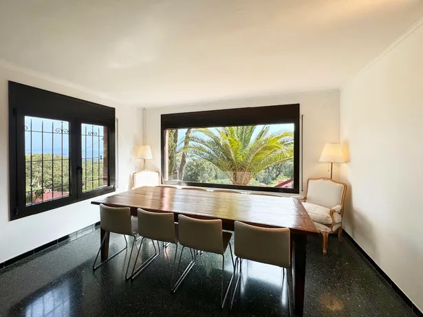 Casa amb jardí i vistes al Mar