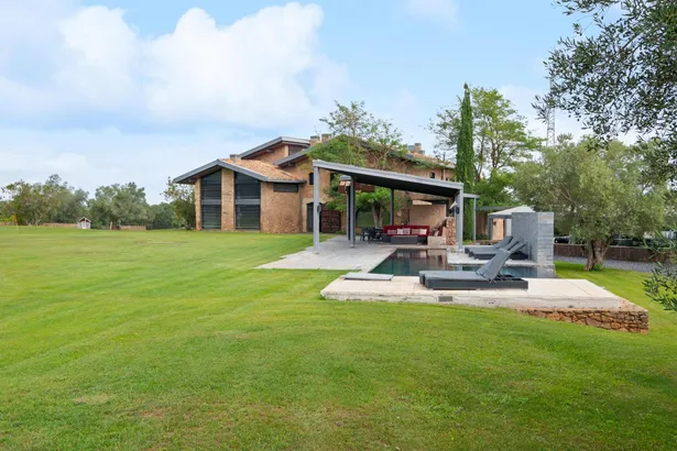 MAS TEIXIDOR - Exclusiva Masia totalment renovada al Baix Empordà