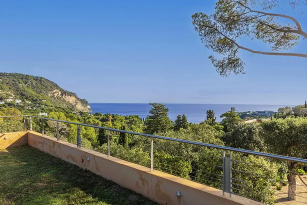 Vila de luxe amb vistes panoràmiques al mar a Aiguablava, Begur