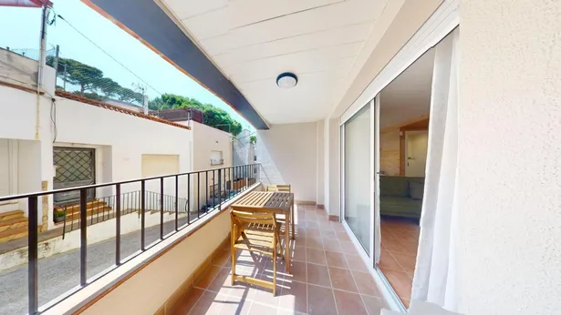 Dúplex acollidor a un pas de la platja