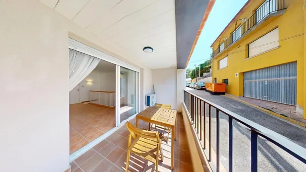 Dúplex acollidor a un pas de la platja