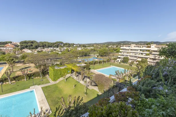 Ático en venta en Sant Andreu de Llavaneres, con 250 m2, 6 habitaciones y 3 baños, Piscina, 2 plazas de Garaje, Ascensor, Aire acondicionado y Calefacción Gas.