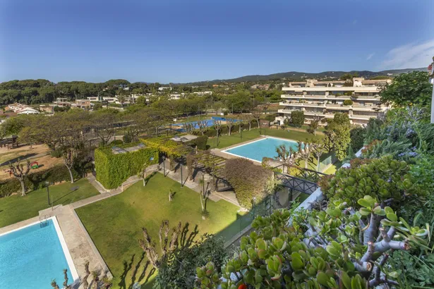 Ático en venta en Sant Andreu de Llavaneres, con 250 m2, 6 habitaciones y 3 baños, Piscina, 2 plazas de Garaje, Ascensor, Aire acondicionado y Calefacción Gas.