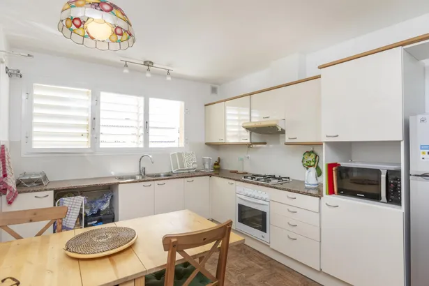 Ático en venta en Sant Andreu de Llavaneres, con 250 m2, 6 habitaciones y 3 baños, Piscina, 2 plazas de Garaje, Ascensor, Aire acondicionado y Calefacción Gas.