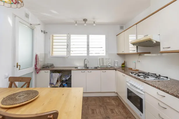 Ático en venta en Sant Andreu de Llavaneres, con 250 m2, 6 habitaciones y 3 baños, Piscina, 2 plazas de Garaje, Ascensor, Aire acondicionado y Calefacción Gas.