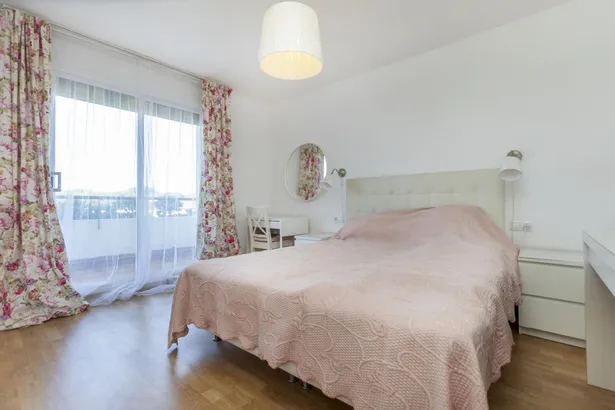 Ático en venta en Sant Andreu de Llavaneres, con 250 m2, 6 habitaciones y 3 baños, Piscina, 2 plazas de Garaje, Ascensor, Aire acondicionado y Calefacción Gas.