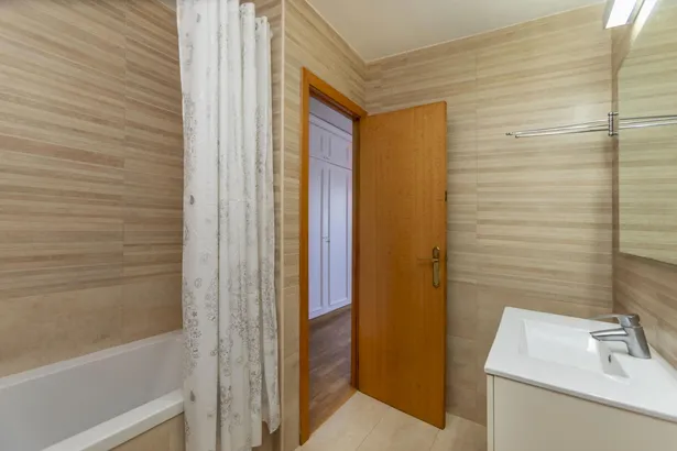 Ático en venta en Sant Andreu de Llavaneres, con 250 m2, 6 habitaciones y 3 baños, Piscina, 2 plazas de Garaje, Ascensor, Aire acondicionado y Calefacción Gas.