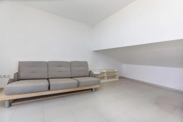 Ático en venta en Sant Andreu de Llavaneres, con 250 m2, 6 habitaciones y 3 baños, Piscina, 2 plazas de Garaje, Ascensor, Aire acondicionado y Calefacción Gas.
