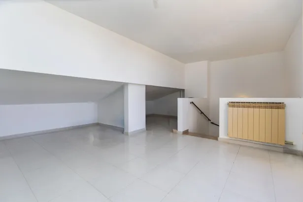 Ático en venta en Sant Andreu de Llavaneres, con 250 m2, 6 habitaciones y 3 baños, Piscina, 2 plazas de Garaje, Ascensor, Aire acondicionado y Calefacción Gas.