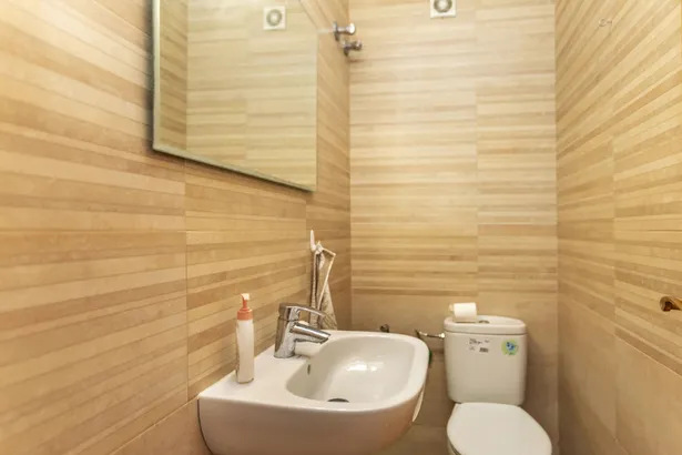 Ático en venta en Sant Andreu de Llavaneres, con 250 m2, 6 habitaciones y 3 baños, Piscina, 2 plazas de Garaje, Ascensor, Aire acondicionado y Calefacción Gas.