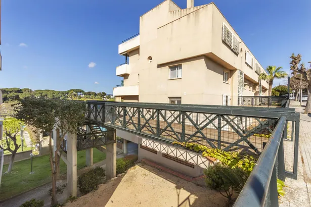 Ático en venta en Sant Andreu de Llavaneres, con 250 m2, 6 habitaciones y 3 baños, Piscina, 2 plazas de Garaje, Ascensor, Aire acondicionado y Calefacción Gas.