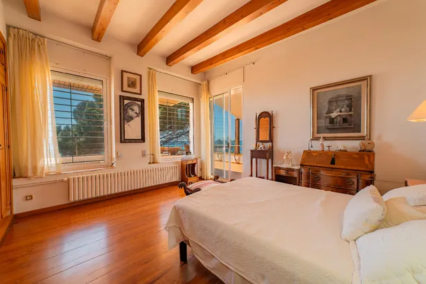 Exclusiu xalet a primera línia de mar amb unes vistes espectaculars i un gran jardí privat