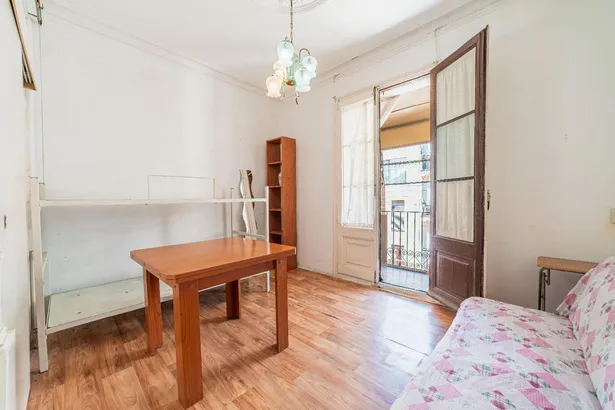 Piso en venta en calle Junta de Comerç