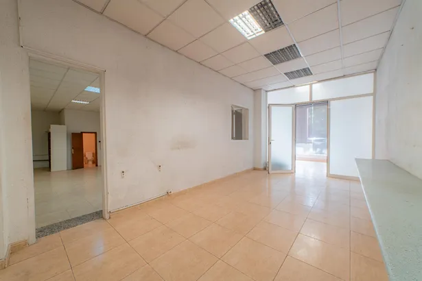 Local comercial a pie de calle en Granollers – Excelente ubicación y visibilidad