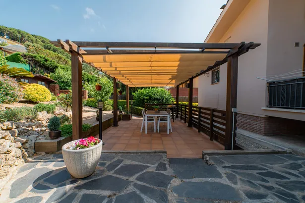 Piscina nueva, terreno enorme y cero vecinos pegados.