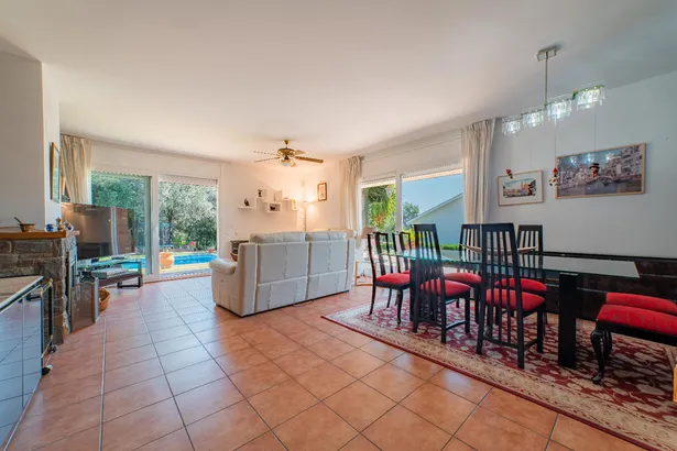 Espacio, calma y comodidad en este chalet independiente