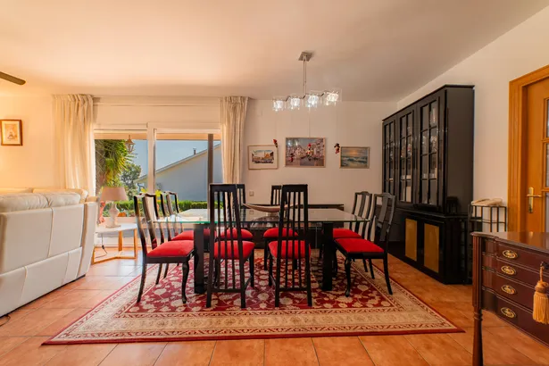 Espacio, calma y comodidad en este chalet independiente