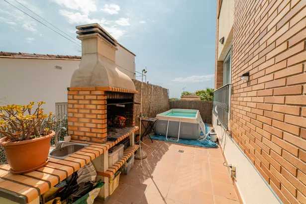 Vivir a un paso del mar en Canet. Espacio, luz y vistas que enganchan