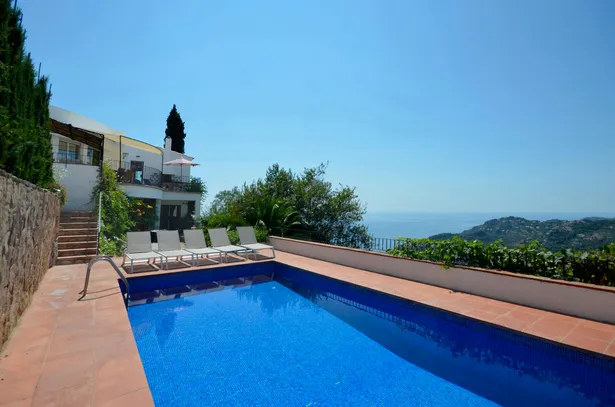 Casa amb vistes al mar i piscina privada a Begur, Aiguablava