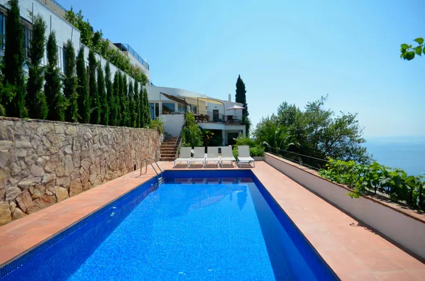 Casa amb vistes al mar i piscina privada a Begur, Aiguablava