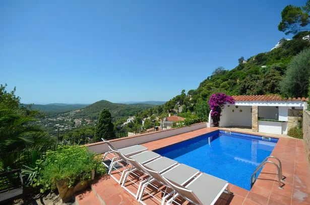 Casa amb vistes al mar i piscina privada a Begur, Aiguablava