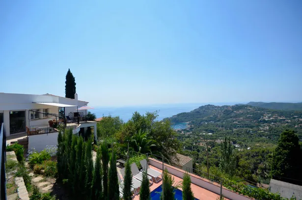 Casa amb vistes al mar i piscina privada a Begur, Aiguablava