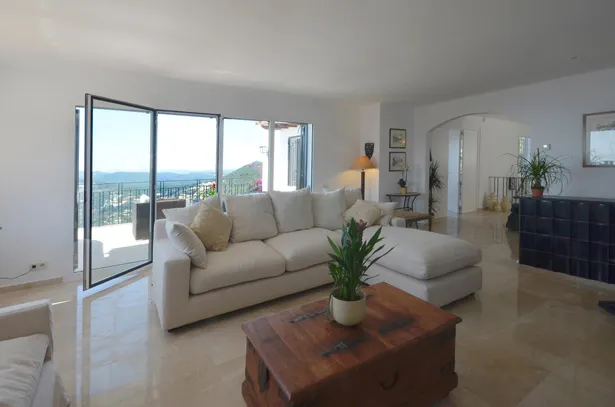 Casa amb vistes al mar i piscina privada a Begur, Aiguablava