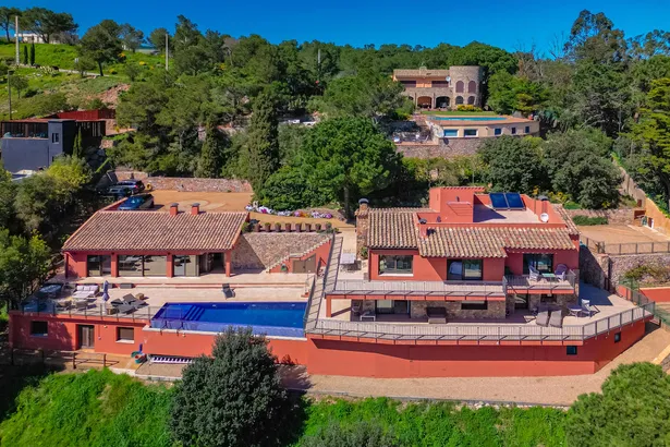 Begur - Luxosa vila amb piscina infinita i impressionants vistes a Aiguablava