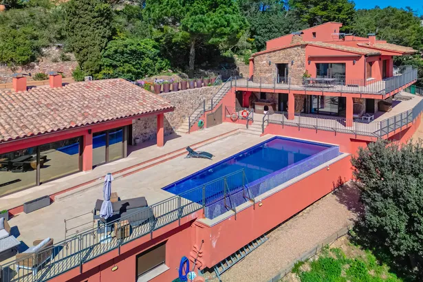Begur - Luxosa vila amb piscina infinita i impressionants vistes a Aiguablava