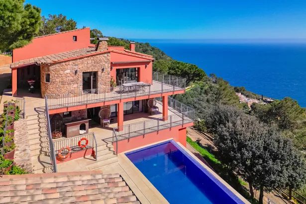 Begur - Luxosa vila amb piscina infinita i impressionants vistes a Aiguablava