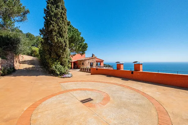 Begur - Luxosa vila amb piscina infinita i impressionants vistes a Aiguablava