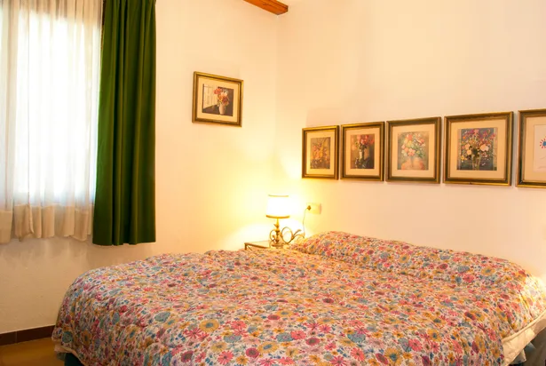 Petit apartament àtic amb terrassa al cor de Tamariu