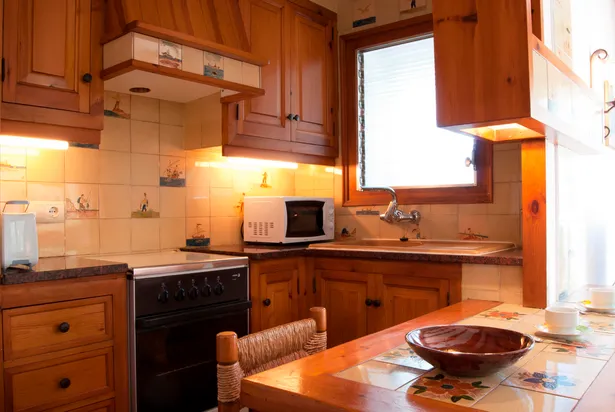 Petit apartament àtic amb terrassa al cor de Tamariu